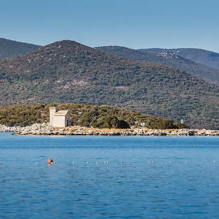 Lägenhet 3 Bedroom Awesome In *