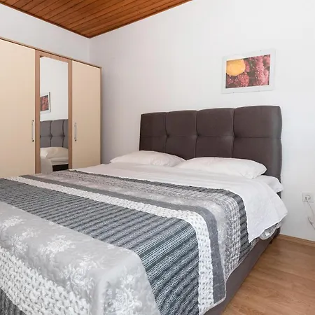 3 Bedroom Awesome In Lägenhet Klek