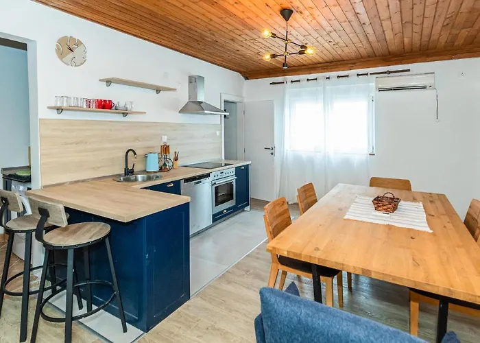 3 Bedroom Awesome In *