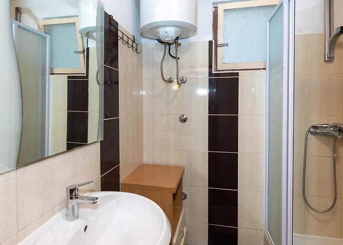 3 Bedroom Awesome In *