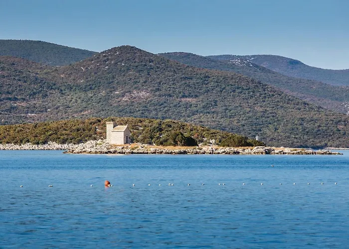 Apartment 3 Bedroom Awesome In *