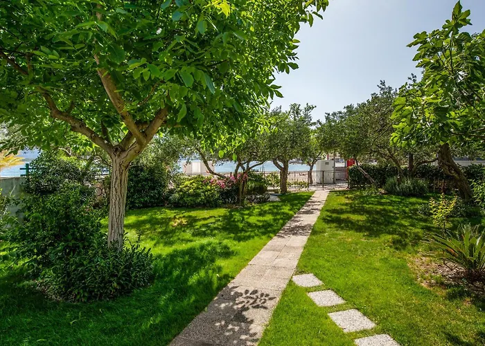 3 Bedroom Awesome In Apartment