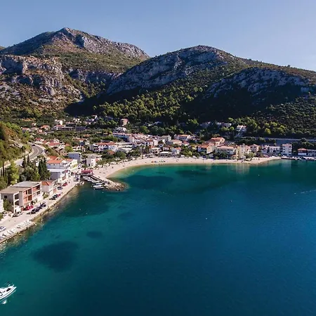 Apartment 3 Bedroom Awesome In *